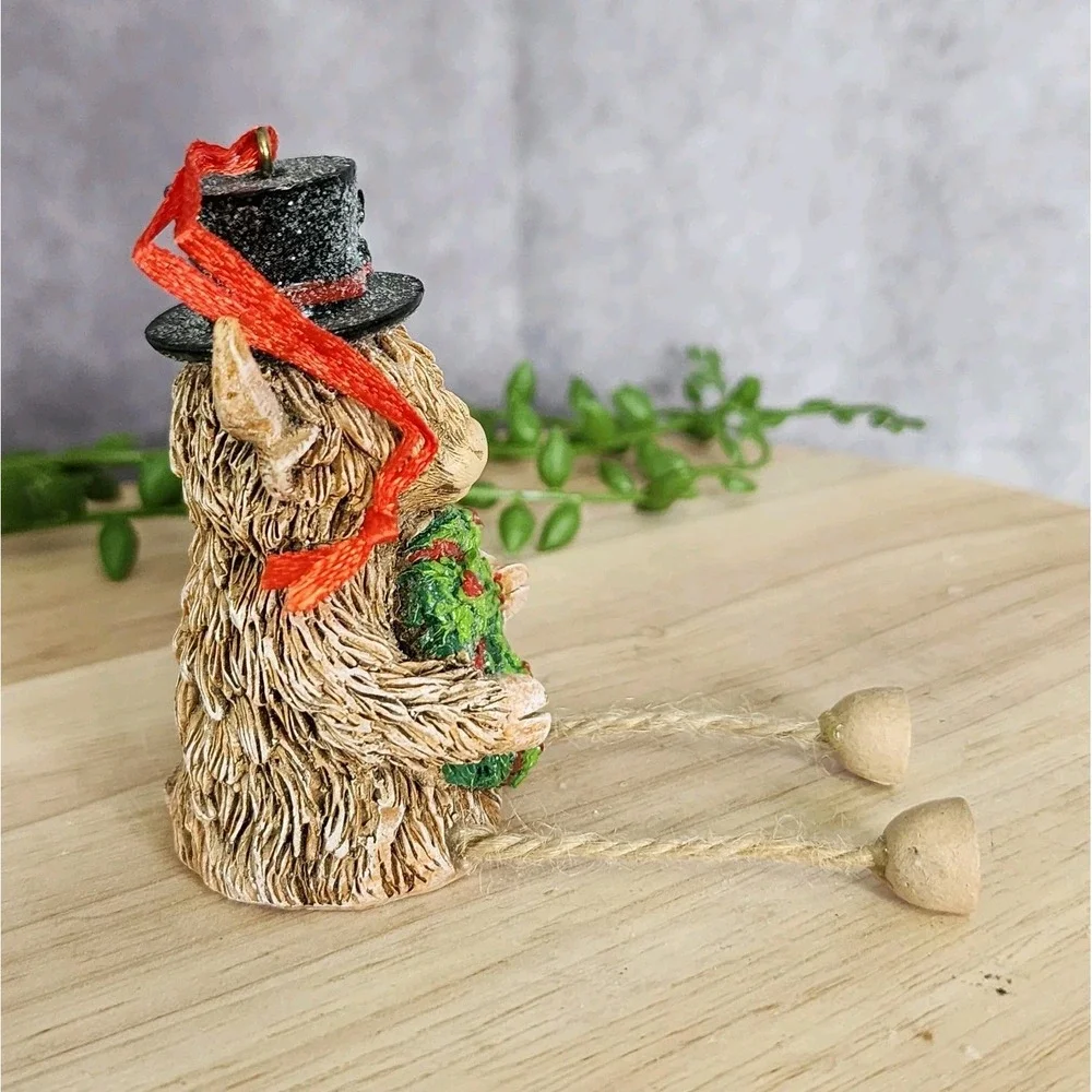 Hobby Lobby Highland Cow Shelf Sitter Ornament‎ Resin Wreath Dangly Legs NEW